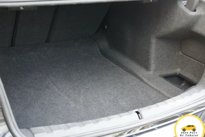 BMW 330 din 2024 cu 8.600 km - oferta BMW116642 - foto 40