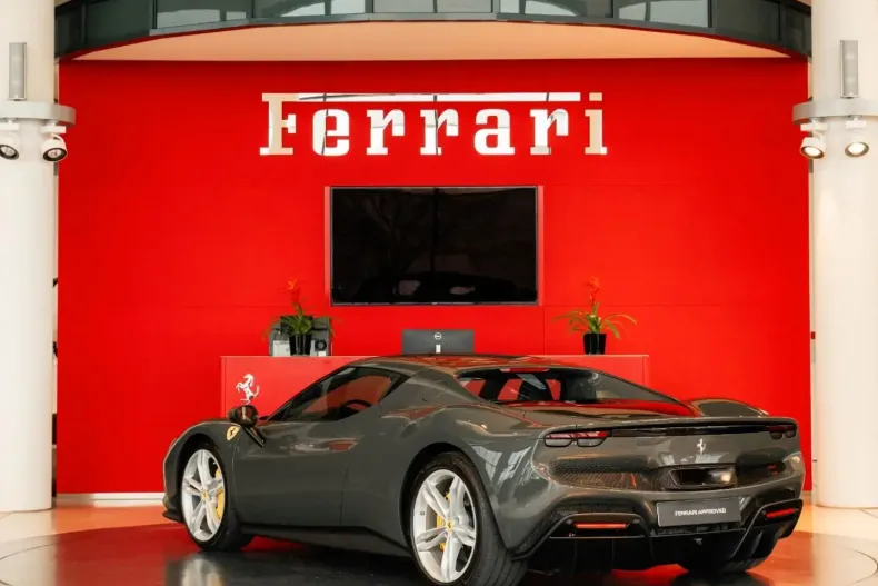 Ferrari 296 GTB din 2024 cu 1.200 km - oferta FER116643 - foto 3