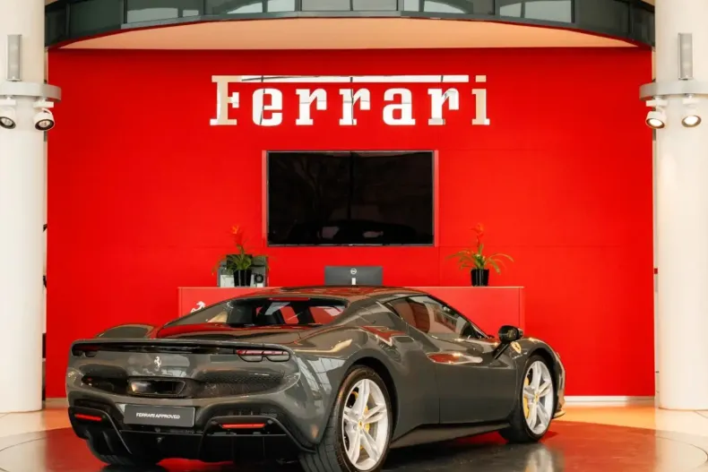 Ferrari 296 GTB din 2024 cu 1.200 km - oferta FER116643 - foto 5