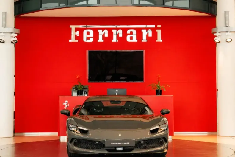 Ferrari 296 GTB din 2024 cu 1.200 km - oferta FER116643 - foto 8