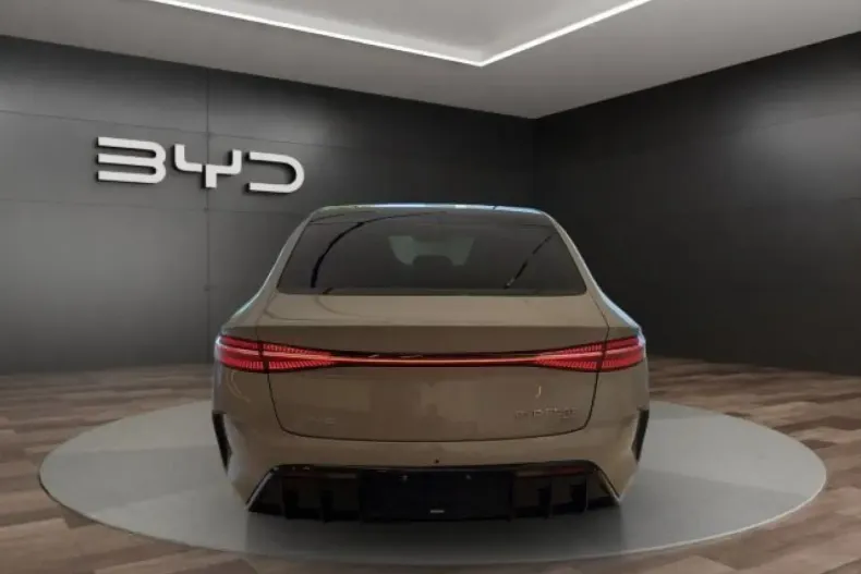 BYD SEAL din 2025 cu 5.000 km - oferta BYD116656 - foto 5