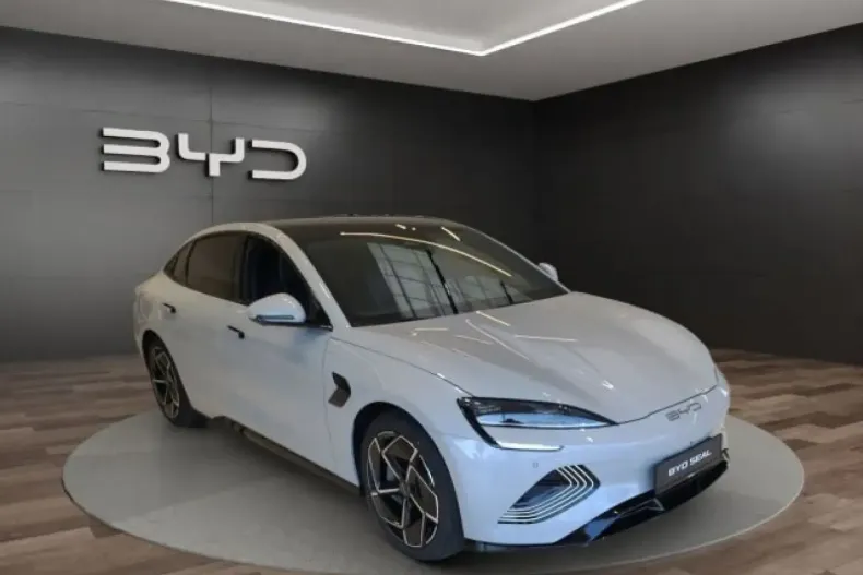 BYD SEAL din 2025 cu 5.000 km - oferta BYD116656 - foto 8