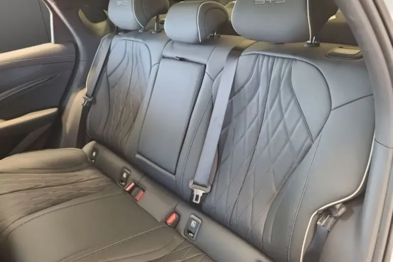 BYD SEAL din 2025 cu 5.000 km - oferta BYD116656 - foto 13