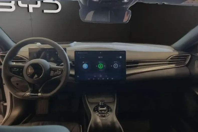 BYD SEAL din 2025 cu 5.000 km - oferta BYD116656 - foto 14