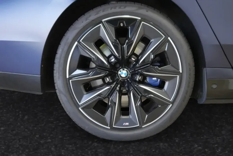 BMW M760 din 2023 cu 14.143 km - oferta BMW116661 - foto 5