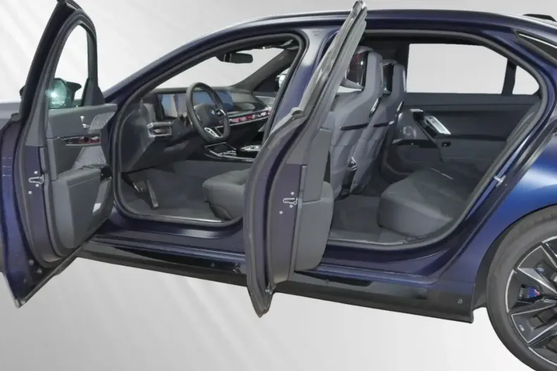 BMW M760 din 2023 cu 14.143 km - oferta BMW116661 - foto 6