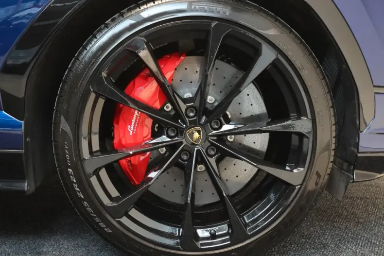 Lamborghini Urus din 2023 cu 5.650 km - oferta LAM116683 - foto 9