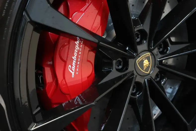 Lamborghini Urus din 2023 cu 5.650 km - oferta LAM116683 - foto 10