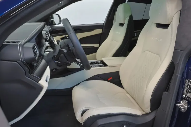 Lamborghini Urus din 2023 cu 5.650 km - oferta LAM116683 - foto 11