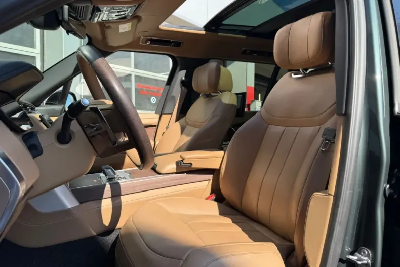 Land Rover Range Rover din 2023 cu 35.112 km - oferta LAN116684 - foto 9