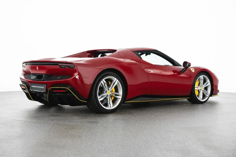 Ferrari 296 GTB din 2024 cu 8.000 km - oferta FER116689 - foto 4