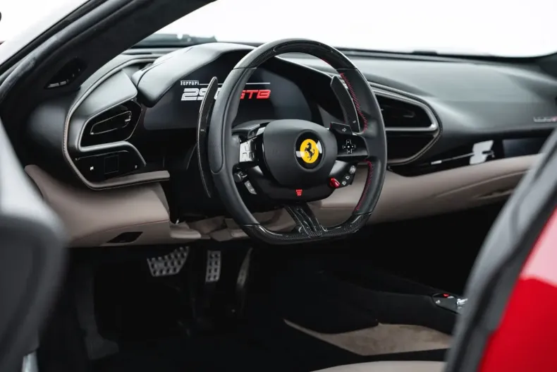 Ferrari 296 GTB din 2024 cu 8.000 km - oferta FER116689 - foto 14