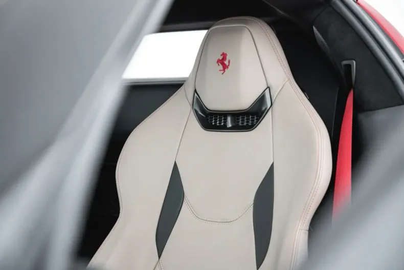 Ferrari 296 GTB din 2024 cu 8.000 km - oferta FER116689 - foto 19