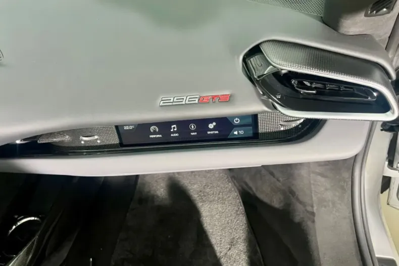 Ferrari 296 GTS din 2023 cu 7.000 km - oferta FER116692 - foto 14