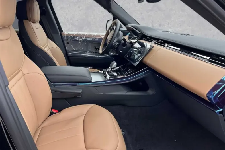 Land Rover Range Rover Sport din 2024 cu 10.000 km - oferta LAN116696 - foto 3