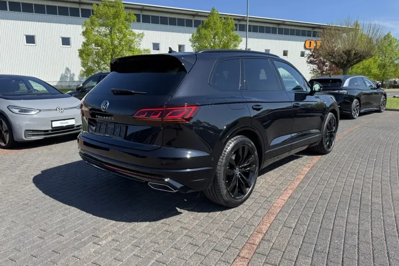 Volkswagen Touareg din 2022 cu 42.000 km - oferta VOL116697 - foto 3