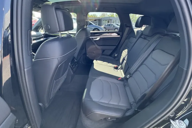 Volkswagen Touareg din 2022 cu 42.000 km - oferta VOL116697 - foto 6