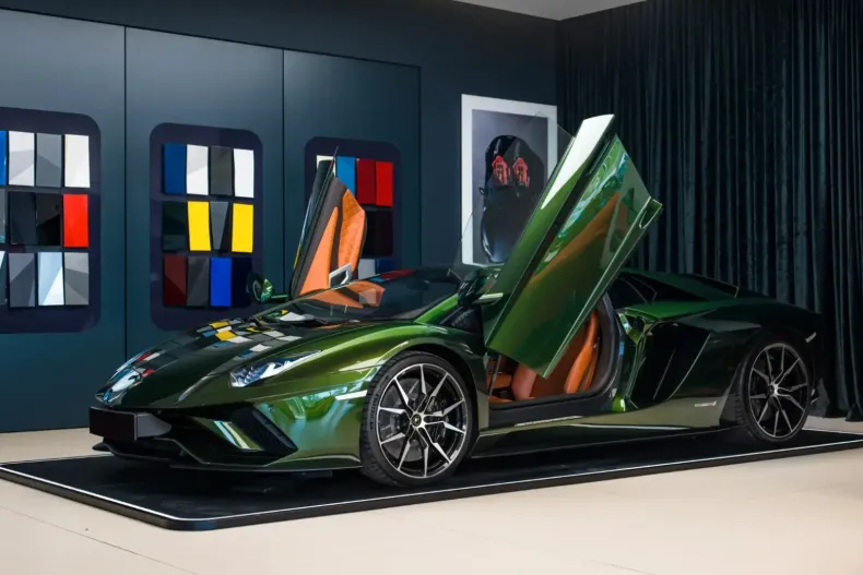 Lamborghini Aventador din 2020 cu 13.600 km - oferta LAM116709 - foto 1