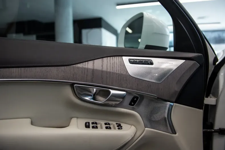 Volvo XC90 din 2021 cu 34.994 km - oferta VOL116722 - foto 10