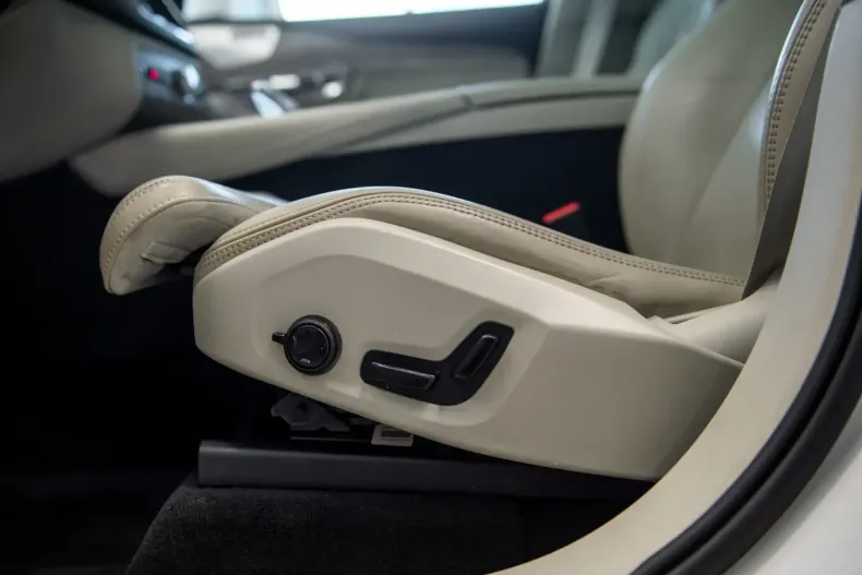 Volvo XC90 din 2021 cu 34.994 km - oferta VOL116722 - foto 23