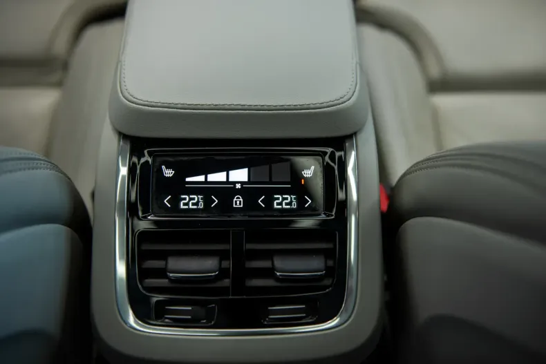 Volvo XC90 din 2021 cu 34.994 km - oferta VOL116722 - foto 31