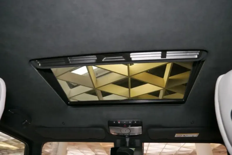 Mercedes-Benz G 63 AMG din 2024 cu 1.700 km - oferta MER116729 - foto 11