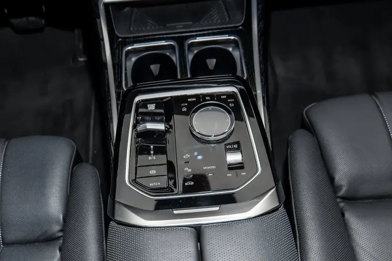 BMW 750 din 2023 cu 28.800 km - oferta BMW116734 - foto 14