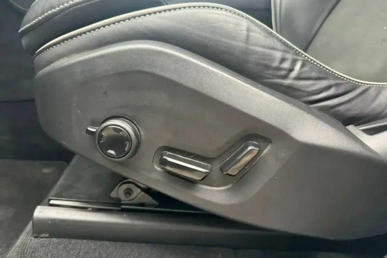 Volvo XC90 din 2020 cu 65.551 km - oferta VOL116738 - foto 16