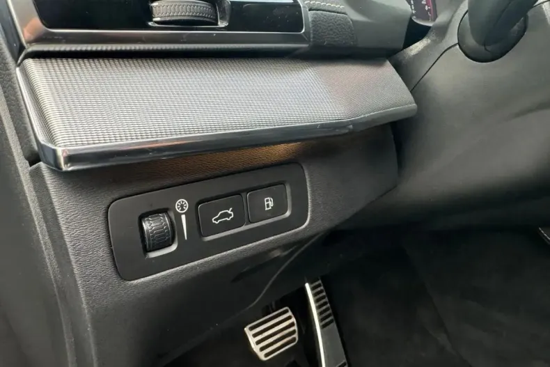 Volvo XC90 din 2020 cu 65.551 km - oferta VOL116738 - foto 30