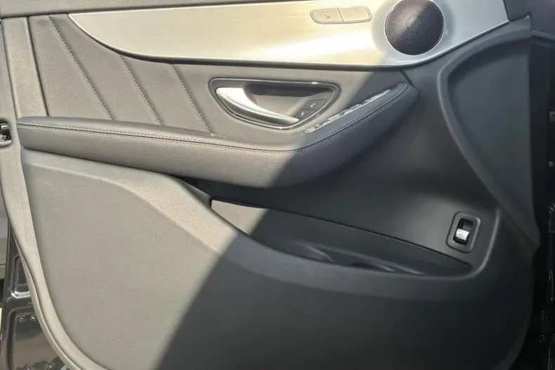 Mercedes-Benz GLC 220 din 2022 cu 98.040 km - oferta MER116756 - foto 5