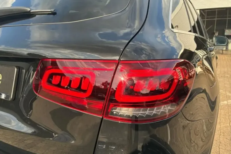 Mercedes-Benz GLC 220 din 2022 cu 98.040 km - oferta MER116756 - foto 10