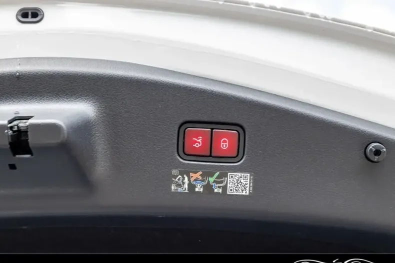 Mercedes-Benz CLE 200 din 2024 cu 27.950 km - oferta MER116759 - foto 7