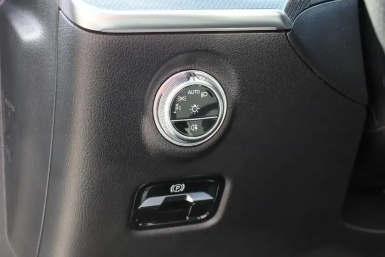 Mercedes-Benz CLE 200 din 2024 cu 11.599 km - oferta MER116763 - foto 16