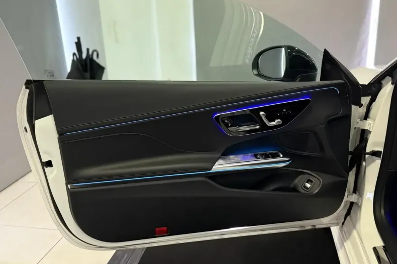 Mercedes-Benz CLE 220 din 2024 cu 12.211 km - oferta MER116765 - foto 9