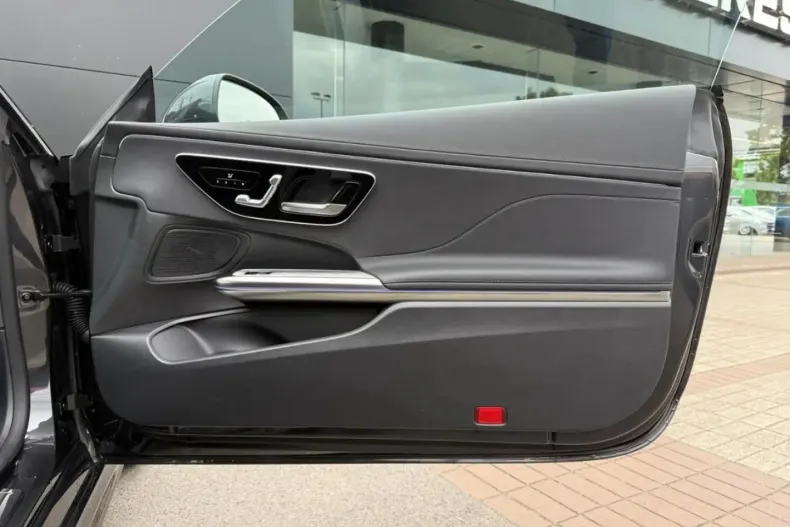 Mercedes-Benz CLE 200 din 2024 cu 9.700 km - oferta MER116766 - foto 14