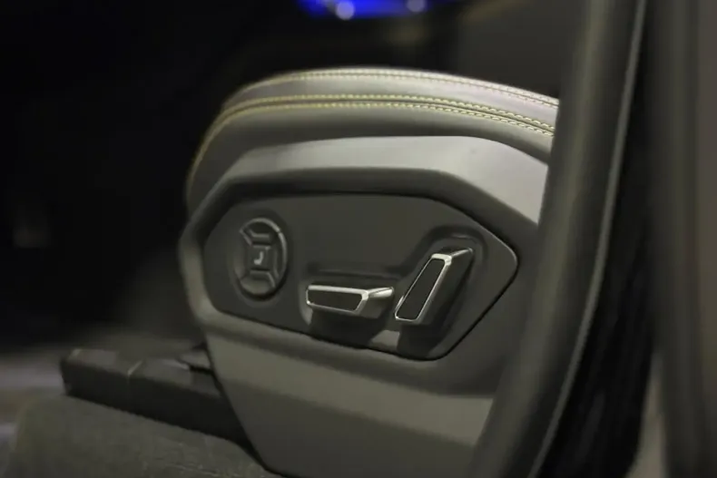 Lamborghini Urus din 2023 cu 41.500 km - oferta LAM116774 - foto 38