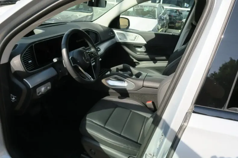 Mercedes-Benz GLE 300 din 2024 cu 8.404 km - oferta MER116778 - foto 6