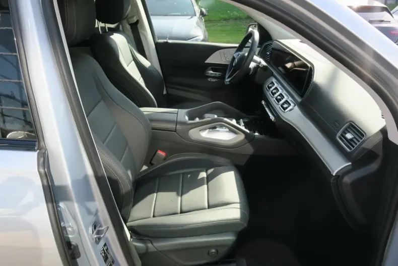 Mercedes-Benz GLE 300 din 2024 cu 8.404 km - oferta MER116778 - foto 10