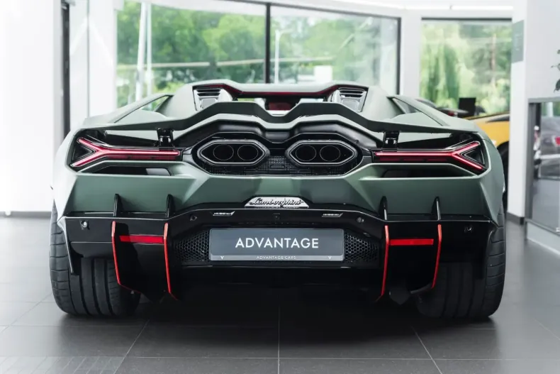 Lamborghini Revuelto din 2024 cu 4.300 km - oferta LAM116788 - foto 3