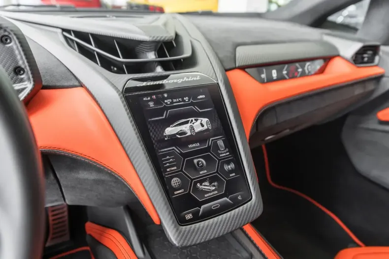 Lamborghini Revuelto din 2024 cu 4.300 km - oferta LAM116788 - foto 8