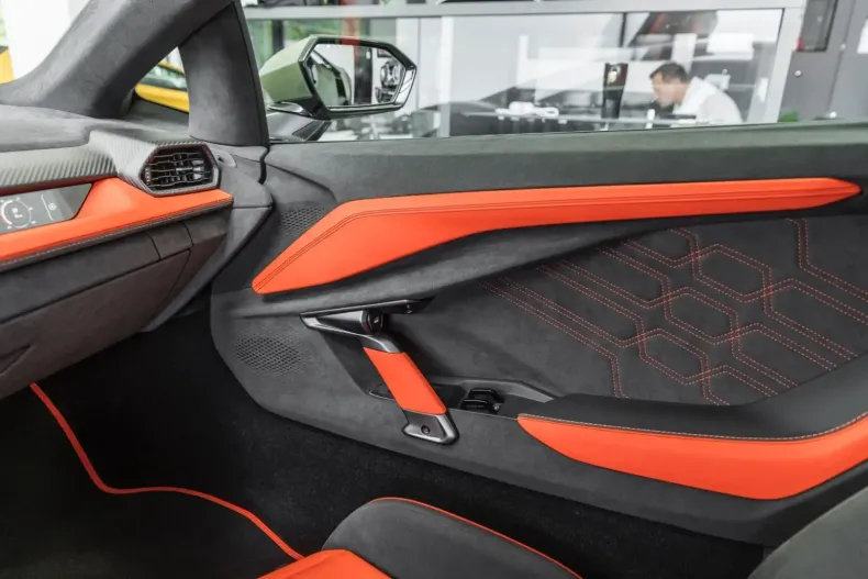 Lamborghini Revuelto din 2024 cu 4.300 km - oferta LAM116788 - foto 13