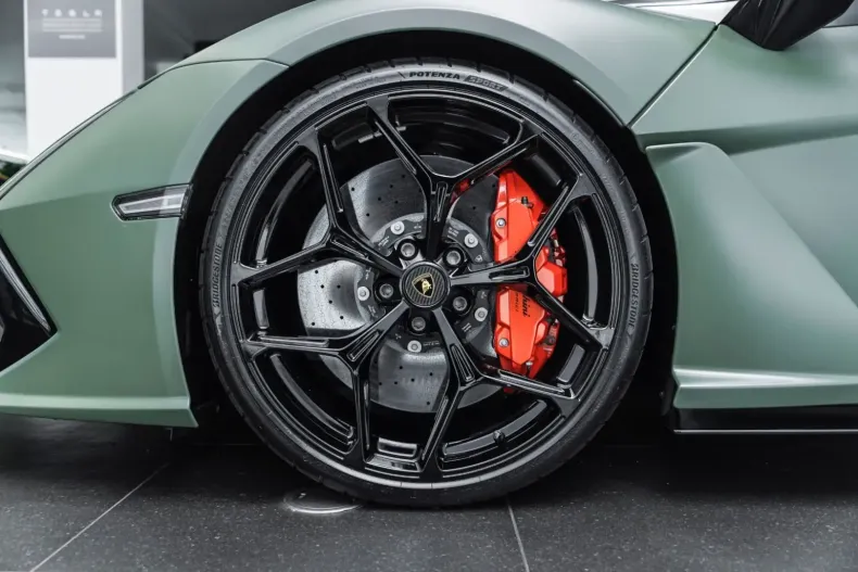 Lamborghini Revuelto din 2024 cu 4.300 km - oferta LAM116788 - foto 18