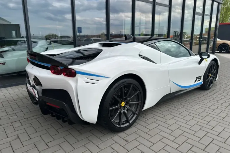 Ferrari SF90 din 2022 cu 2.200 km - oferta FER116793 - foto 2