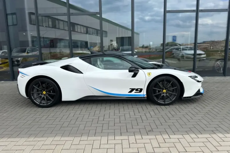 Ferrari SF90 din 2022 cu 2.200 km - oferta FER116793 - foto 8