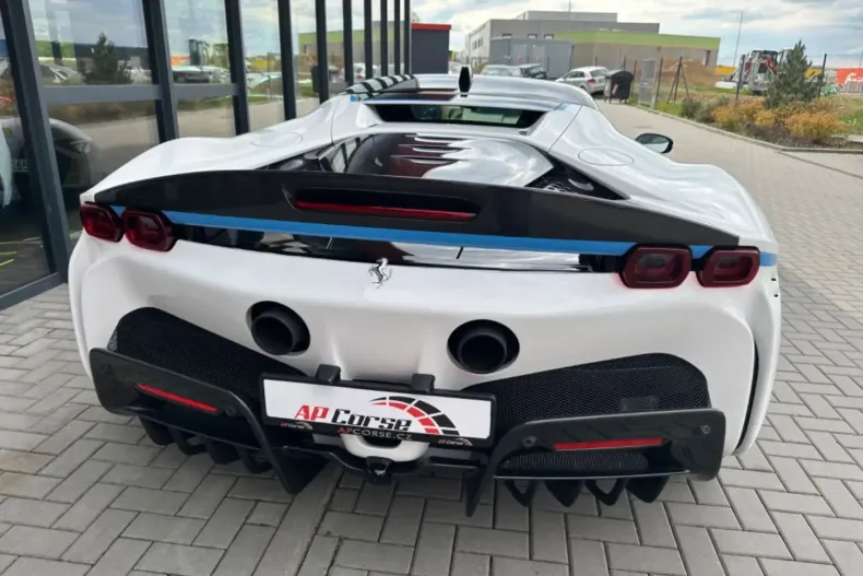 Ferrari SF90 din 2022 cu 2.200 km - oferta FER116793 - foto 9