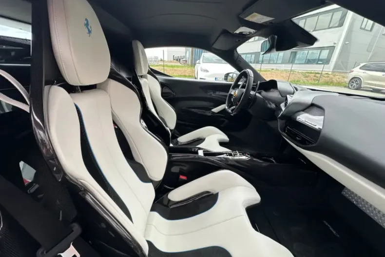 Ferrari SF90 din 2022 cu 2.200 km - oferta FER116793 - foto 19