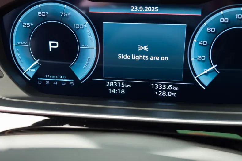 Audi A8 din 2022 cu 28.350 km - oferta AUD116813 - foto 13