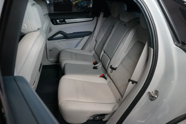 Porsche Cayenne din 2023 cu 33.476 km - oferta POR116816 - foto 12