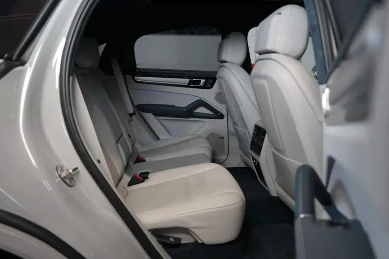 Porsche Cayenne din 2023 cu 33.476 km - oferta POR116816 - foto 16