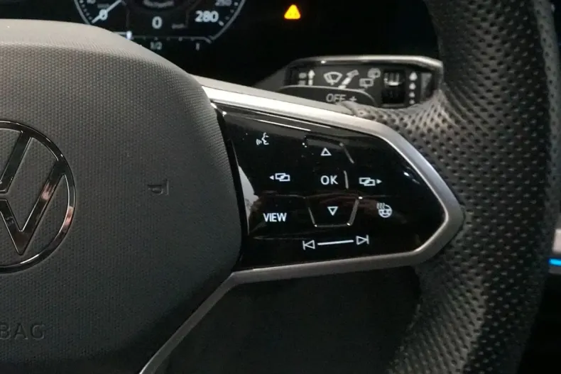 Volkswagen Touareg din 2022 cu 75.751 km - oferta VOL116824 - foto 16